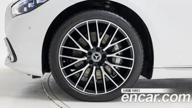 Mercedes-Benz S-Class 2025 — Фото 4/20
