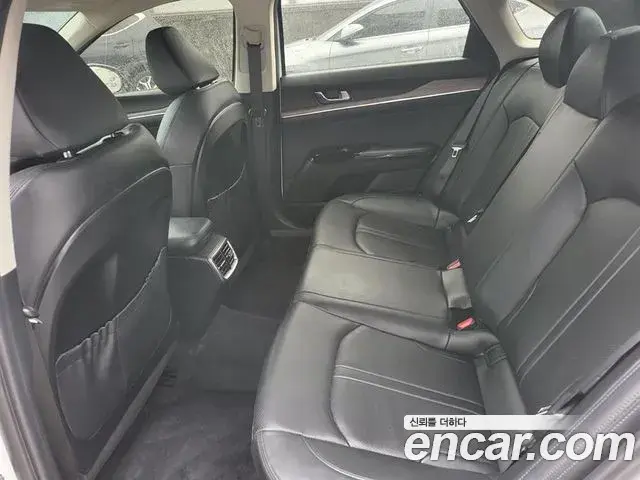 Kia K5 2021 — Photo 9/19