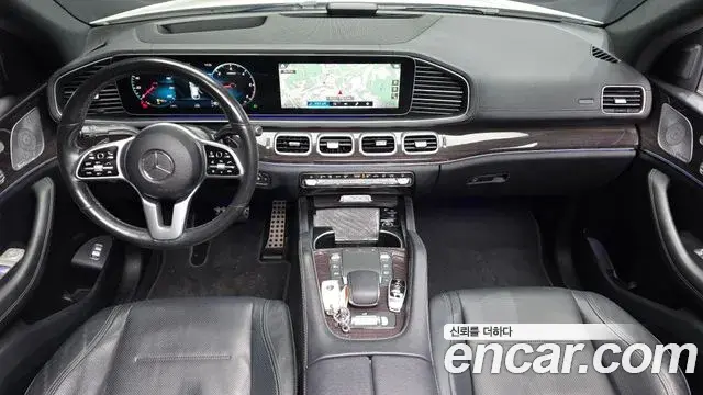 Mercedes-Benz GLE-Class 2021 — Photo 10/34