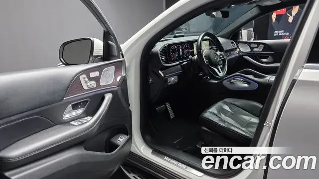 Mercedes-Benz GLE-Class 2021 — Photo 6/34