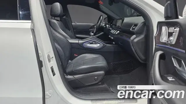 Mercedes-Benz GLE-Class 2021 — Photo 21/34