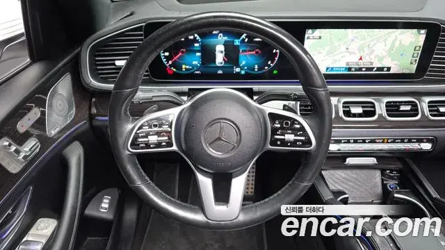 Mercedes-Benz GLE-Class 2021 — Photo 17/34