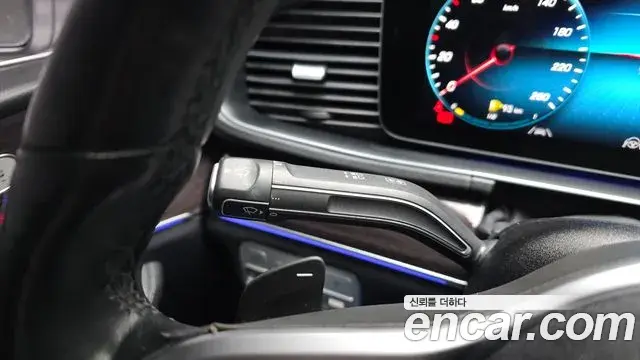 Mercedes-Benz GLE-Class 2021 — Photo 4/34