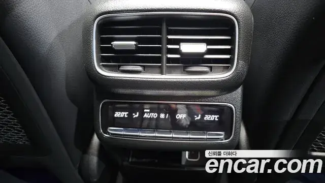 Mercedes-Benz GLE-Class 2021 — Photo 12/34