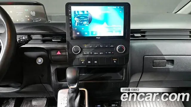 Hyundai Staria 2023 — ფოტო 16/31