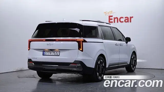 Kia Carnival 2024 — Фото 2/20