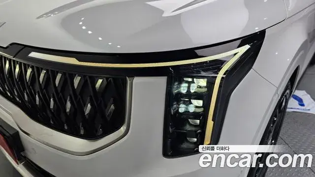 Kia Carnival 2024 — ფოტო 17/31