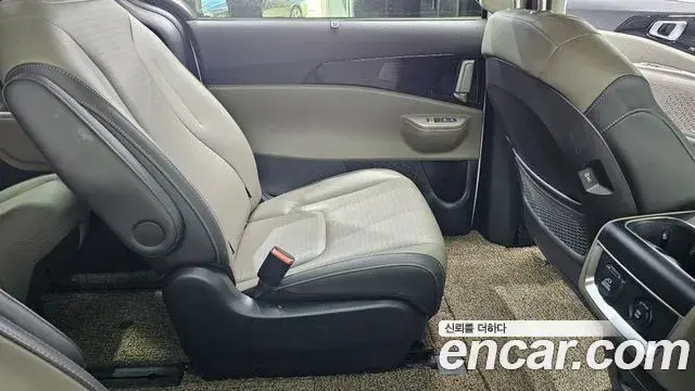 Kia Carnival 2024 — ფოტო 21/31