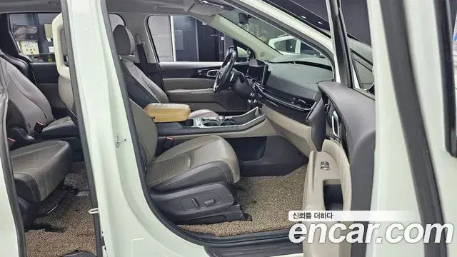 Kia Carnival 2024 — ფოტო 29/31