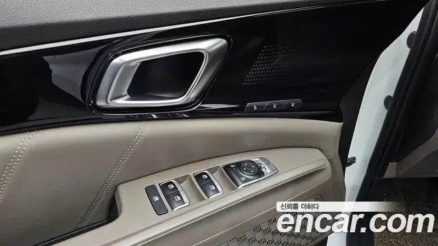 Kia Carnival 2024 — ფოტო 19/31
