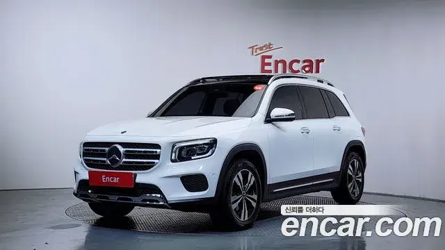 Mercedes-Benz GLB-Class 2021 — ფოტო 13/20