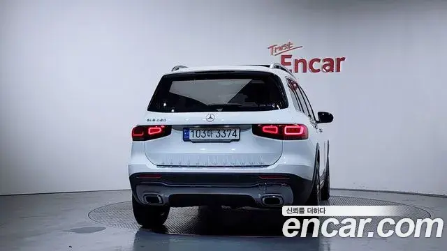 Mercedes-Benz GLB-Class 2021 — ფოტო 3/20