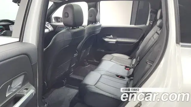 Mercedes-Benz GLB-Class 2021 — ფოტო 2/20