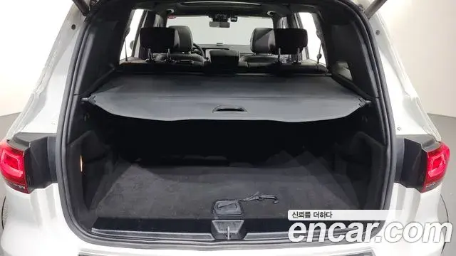 Mercedes-Benz GLB-Class 2021 — ფოტო 18/20