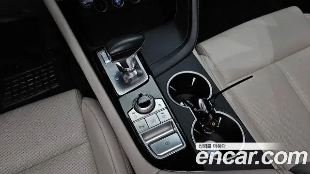 Genesis G70 2021 — ფოტო 19/34