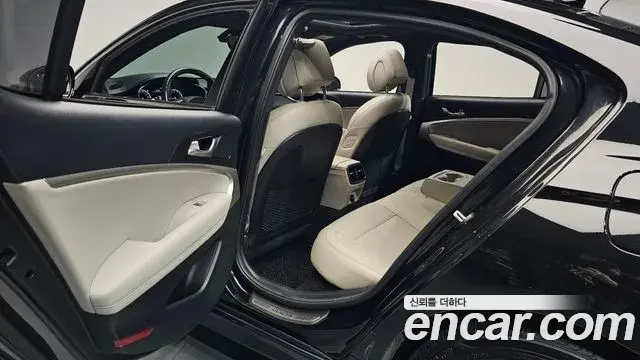 Genesis G70 2021 — ფოტო 20/34