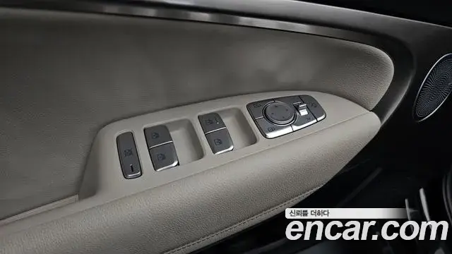 Genesis G70 2021 — ფოტო 27/34