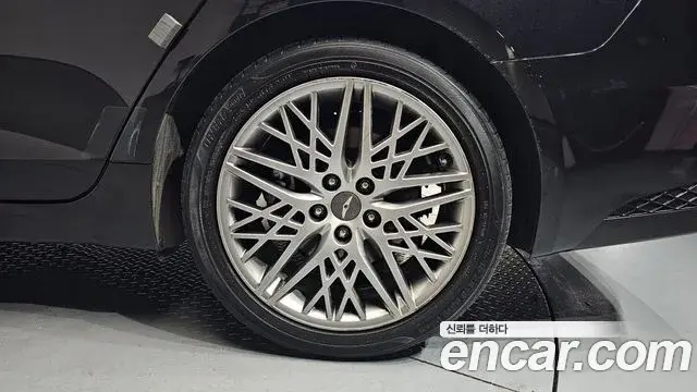 Genesis G70 2021 — ფოტო 1/34
