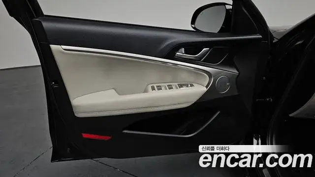 Genesis G70 2021 — ფოტო 10/34
