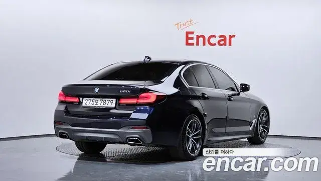 BMW 5 Series 2023 — Şəkil 9/20