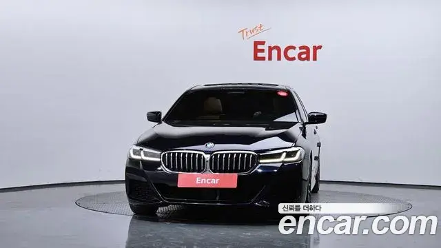 BMW 5 Series 2023 — Şəkil 8/20