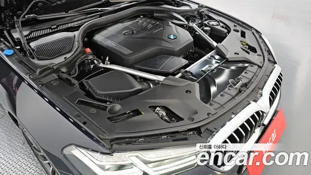 BMW 5 Series 2023 — Şəkil 12/20