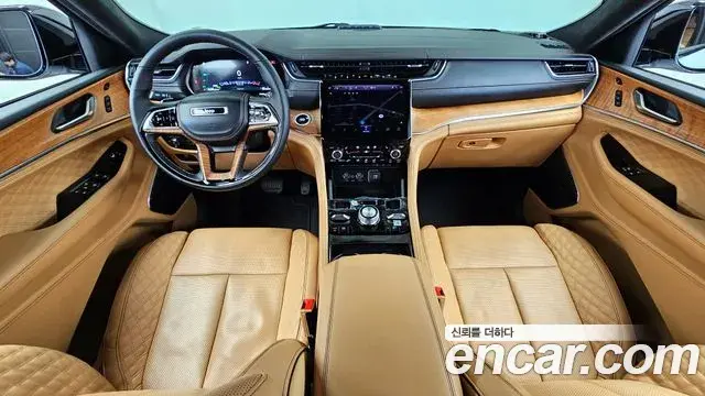 Jeep Grand Cherokee 2023 — ფოტო 13/20