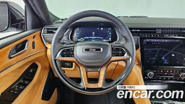 Jeep Grand Cherokee 2023 — ფოტო 12/20