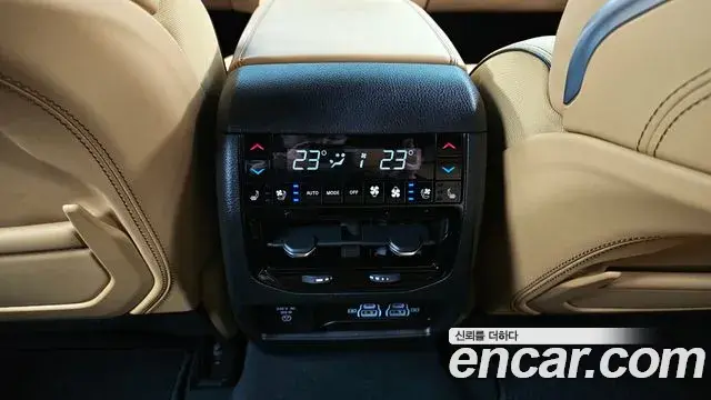 Jeep Grand Cherokee 2023 — ფოტო 1/20
