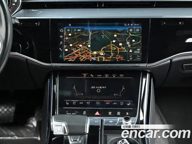Audi A8 2021 — Photo 2/19