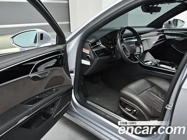 Audi A8 2021 — Photo 4/19
