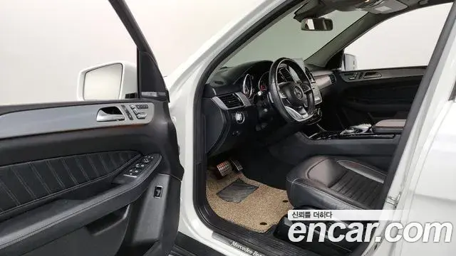 Mercedes-Benz GLE-Class 2018 — Photo 20/20