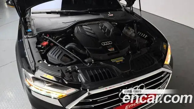 Audi A8 2020 — Photo 13/38
