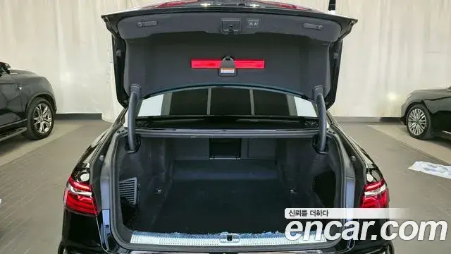 Audi A8 2023 — Şəkil 19/20