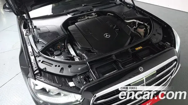 Mercedes-Benz S-Class 2022 — Photo 24/36