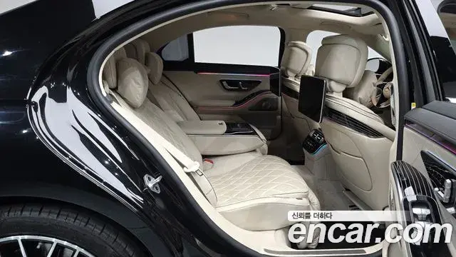 Mercedes-Benz S-Class 2022 — Photo 20/36