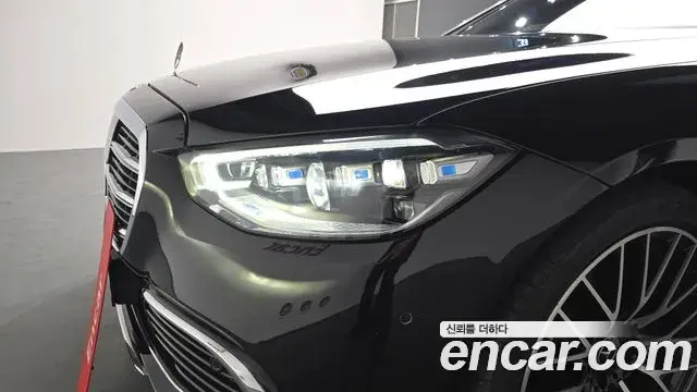 Mercedes-Benz S-Class 2022 — Photo 16/36