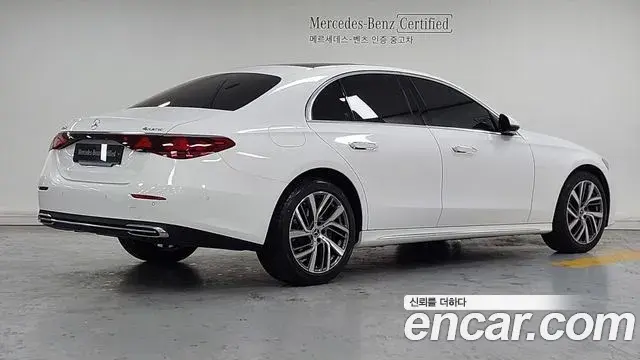 Mercedes-Benz E-Class 2024 — ფოტო 7/17