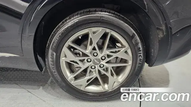 Genesis GV70 2021 — ფოტო 27/30