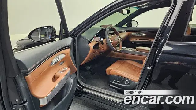 Genesis GV70 2021 — ფოტო 13/30