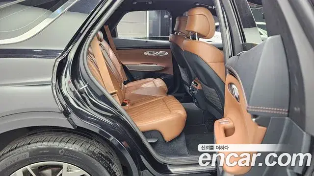 Genesis GV70 2021 — ფოტო 16/30