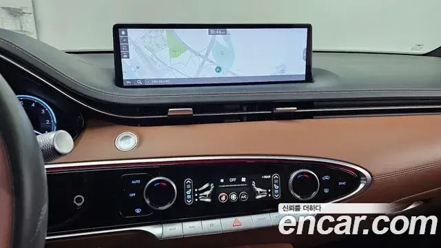 Genesis GV70 2021 — ფოტო 14/30