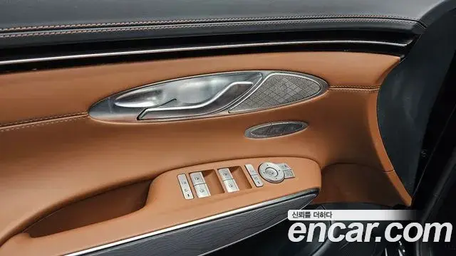 Genesis GV70 2021 — ფოტო 24/30