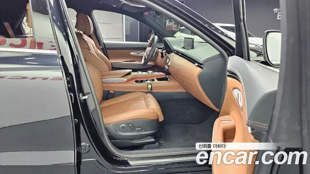 Genesis GV70 2021 — ფოტო 15/30