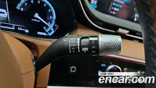 Genesis GV70 2021 — ფოტო 29/30
