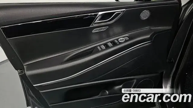 Genesis GV80 2020 — ფოტო 21/33
