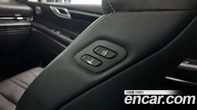 Genesis GV80 2020 — ფოტო 29/33