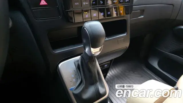 Hyundai Staria 2024 — Şəkil 4/27