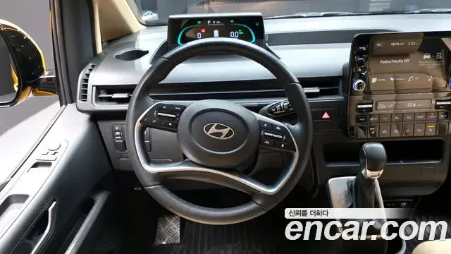 Hyundai Staria 2024 — Şəkil 14/27