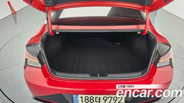Hyundai The New Avante Hybrid 2022 — ფოტო 10/20